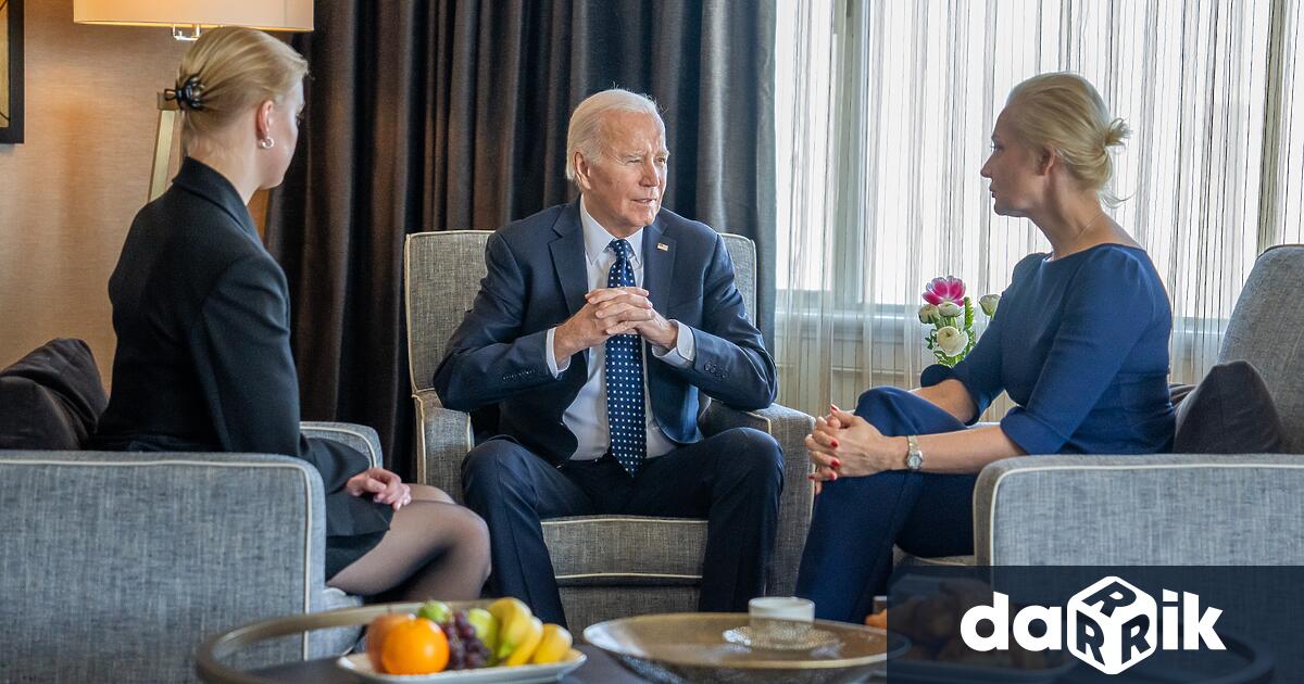 Президентът Джо Байдън се срещна с Юлия съпругата на Алексей