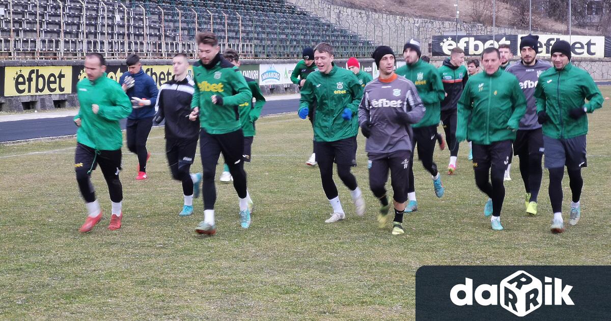 Четирима основни футболисти на Родопа Смолян са аут за предстоящата
