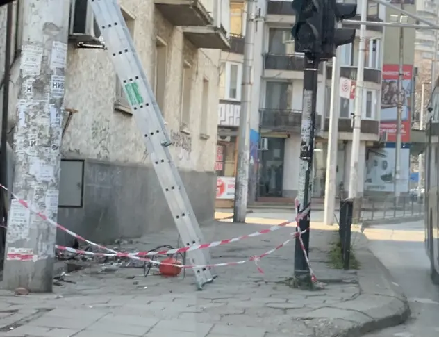 Катастрофа между два автомобила нанесе поражения на централно кръстовище в Плевен