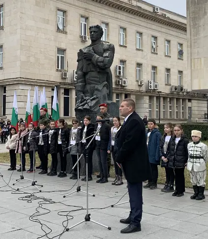 С паметен ритуал Плевен отбеляза 151 г. от гибелта на Васил Левски/СНИМКИ/