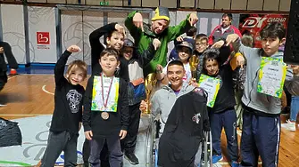 Брейк клуб MONSTRIBE  към Младежкия дом във Враца се върна с първи награди от състезание в Ямбол 