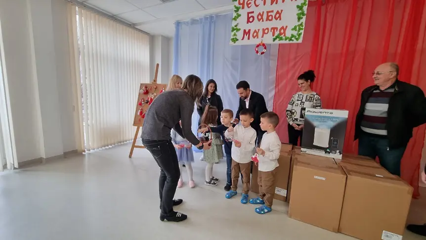 Ротари клуб Плевен Центрум дари пречистватели на въздух на Детска градина „Слънце”