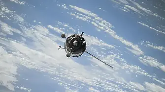 След 50г космически апарат на САЩ кацна на Луната 
