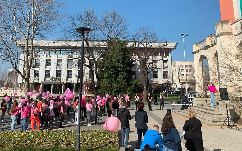 Плевенски ученици отбелязаха Световния ден против тормоза в училище /ВИДЕО-СНИМКИ/