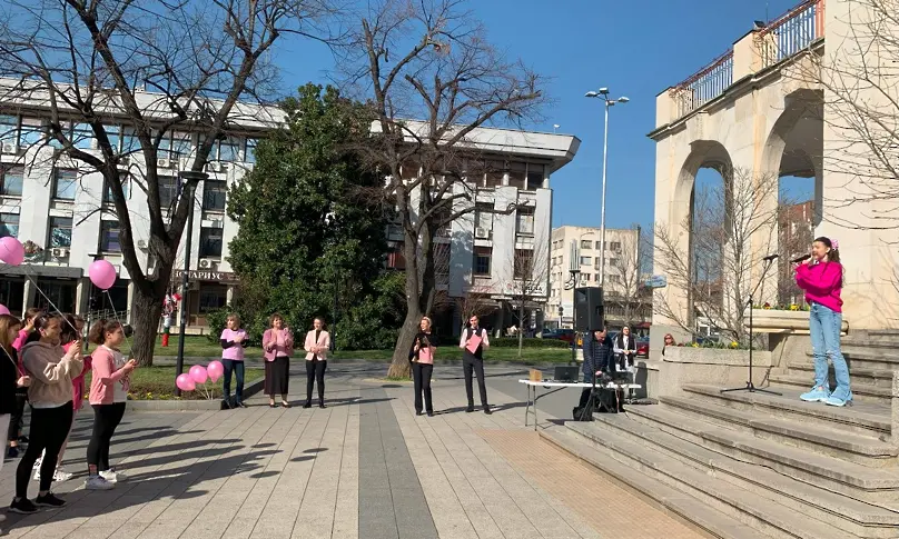 Плевенски ученици отбелязаха Световния ден против тормоза в училище /ВИДЕО-СНИМКИ/