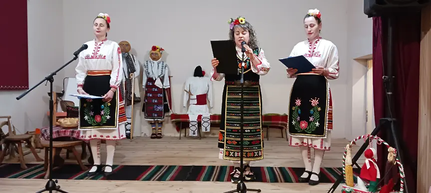 Вечер на народното творчество и националната носия в село Долни Вит/СНИМКИ/