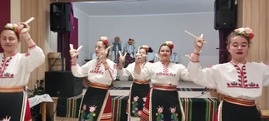 Вечер на народното творчество и националната носия в село Долни Вит/СНИМКИ/