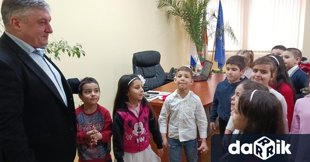 На 1 март децата от подготвителна група на ДГ Незабравка
