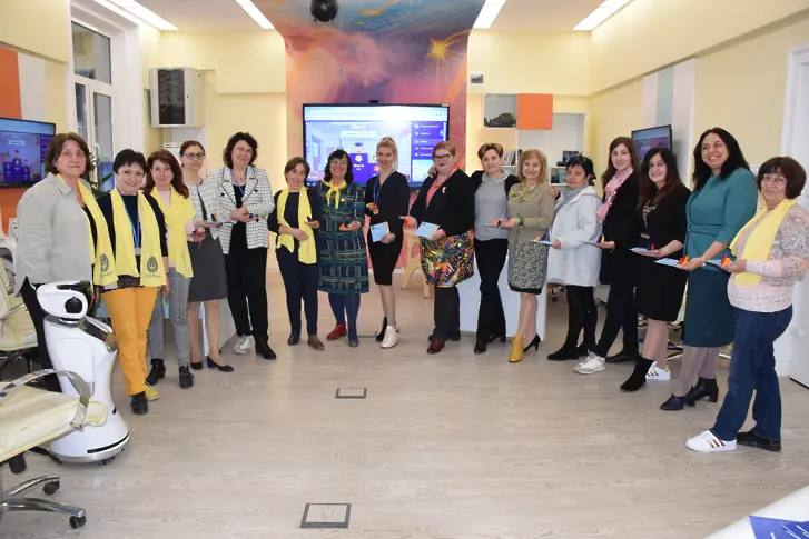 Трети сме в ЕС по дял на жените учени и инженери в страната