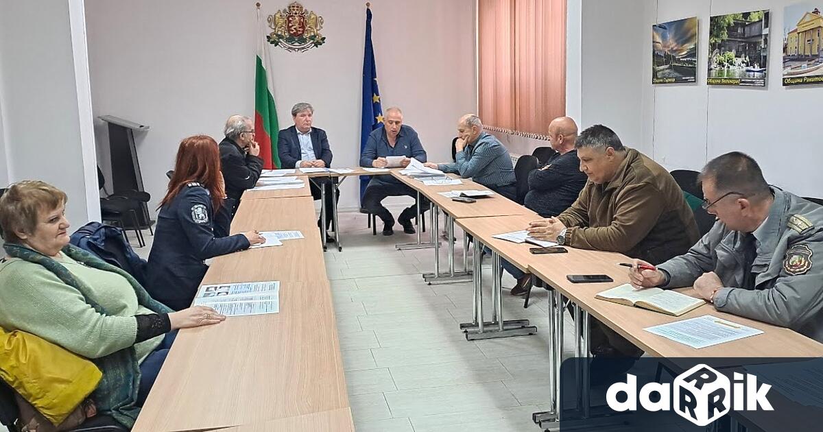 Заместник-областният управител на Пазарджик Стефан Димитров проведе извънредно заседание на