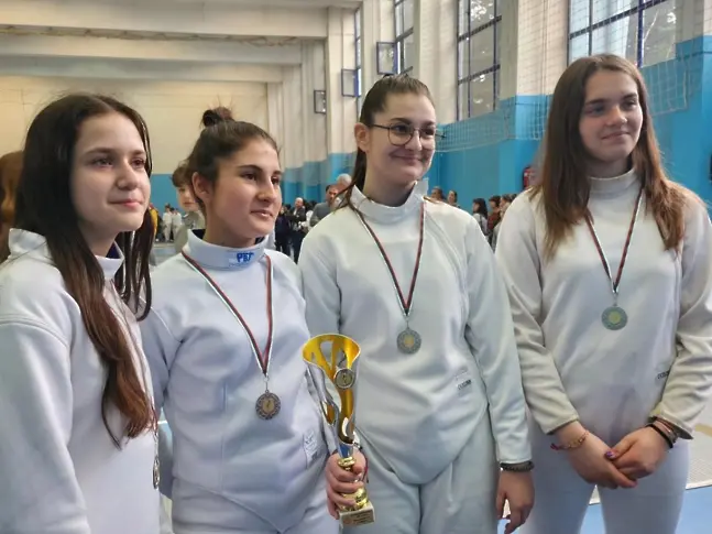 Бургаски състезатели обраха челните места на Държавното първенство по фехтовка