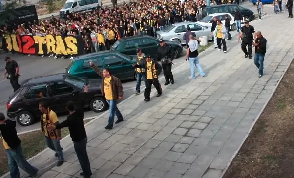 Забраниха на двама фенове на „Ботев“ - Пловдив да посещават спортни събития