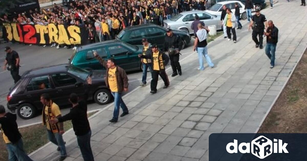 Пловдивският районен съд определи за двама футболни хулигани принудителна административна