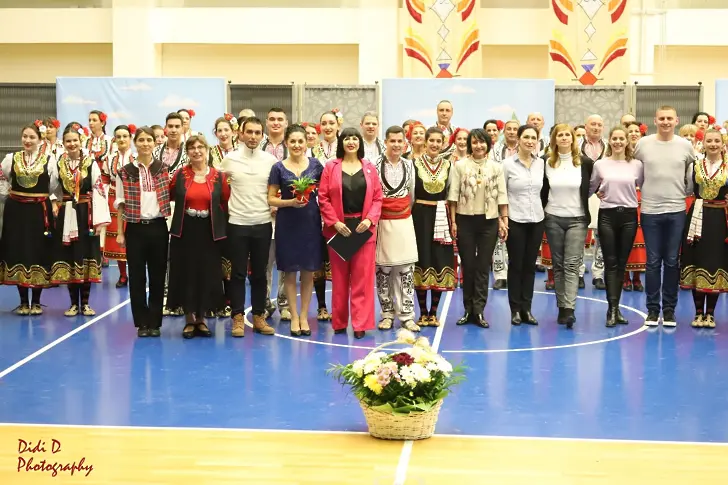 Плевенският ансамбъл „Дъга” представи Северна България в концерта „Среща в Шоплука”/СНИМКИ/