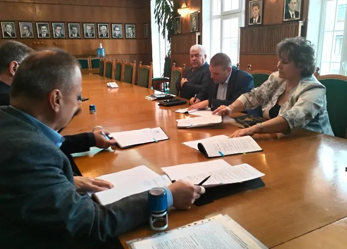 Община Плевен подписа колективен трудов договор със социалните партньори в системата на образованието