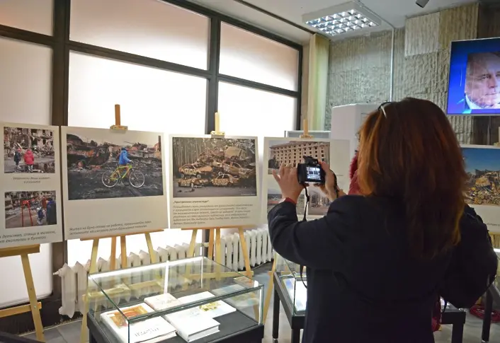 Изложба с детски рисунки за войната в Украйна откриха във Варна