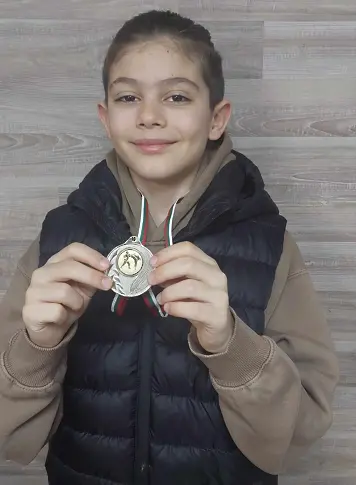 Сребърен медал за четвъртокласник от ИНУ Христо Ботев от националното първенство по Шотокан до