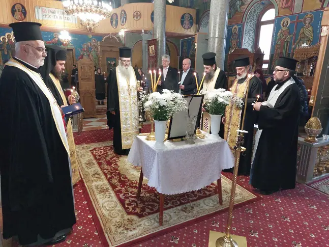 Областният управител на Силистра със съболезнователен лист за кончината на патриарх Неофит