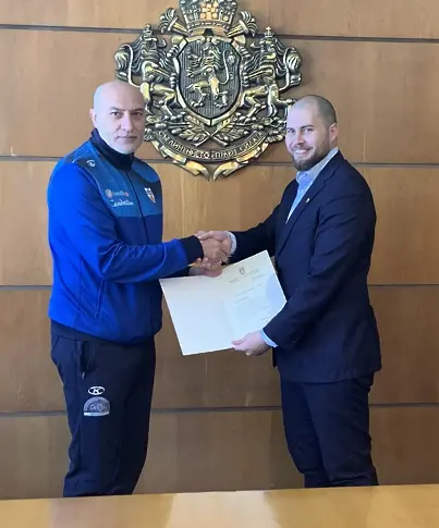 Кметът д-р Валентин Христов и председателят на ОбС доц. д-р Иван Малкодански поздравиха екипа на БК „Спартак“ – Плевен