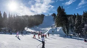 Ученици от община Смолян ще карат безплатно ски до края на сезона в Пампорово