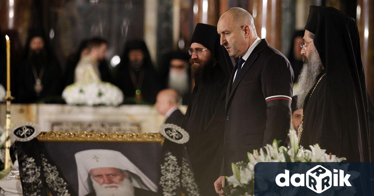 Политиците отдадоха почит на покойния патриарх Неофит Да се поклонят