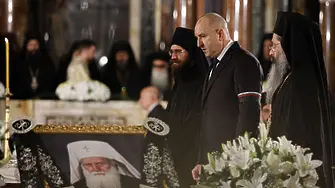 Политиците отдадоха почит на покойния патриарх Неофит
