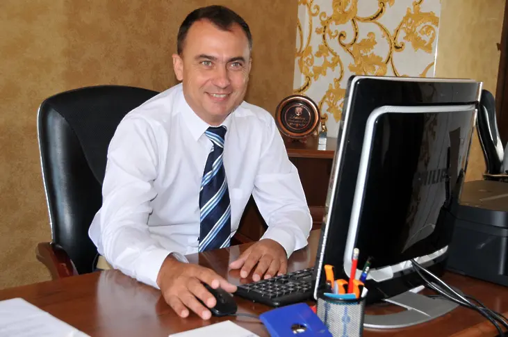 „Похвално слово за българката“ на Иванка Шекерова събира стотици в Бургас на 23 март