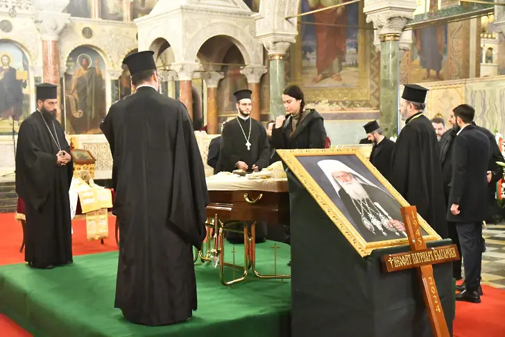 Днес е Ден на национален траур в памет на патриарх Неофит