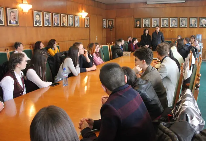 Идеи за съвместни инициативи обсъдиха ученици в Плевен