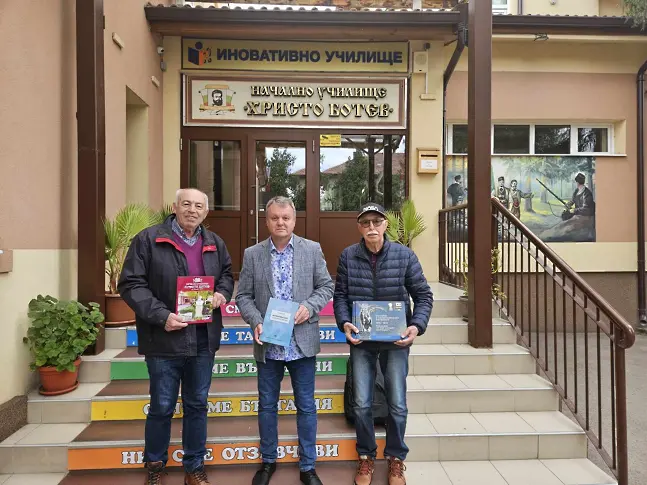 Дискусия относно методите за подобряване на спортните постижения на учениците се проведе в ИНУ „Христо Ботев“