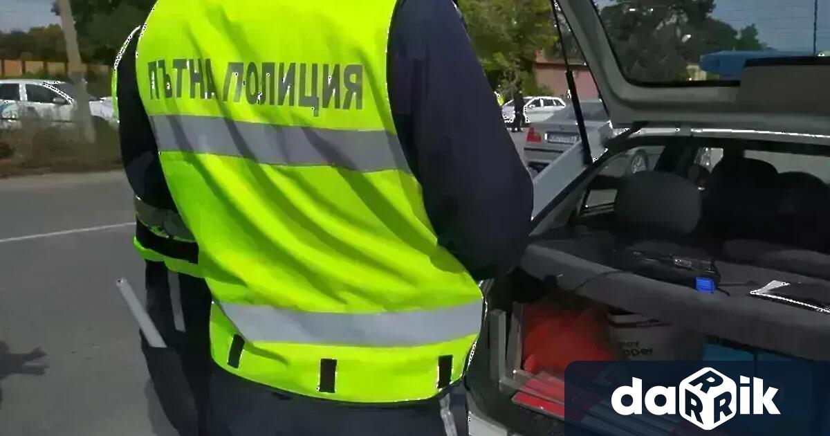 28-годишен водач на лек автомобилМерцедес“ е задържан вчера в РУ