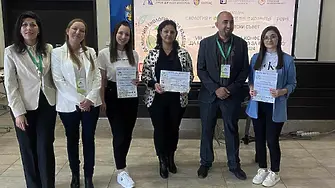 Рюкие Кехайова и Синем Сюлейманова с отличия от национална екоконференция за ученици и студенти в Бургас
