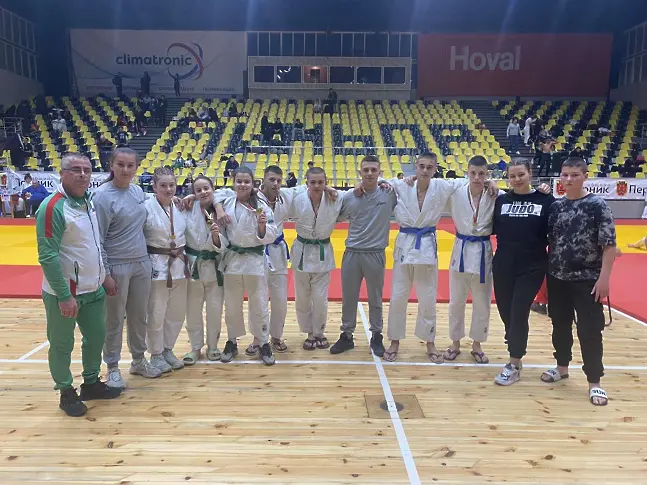  Клуб по джудо и самбо “Велбъжд” с успешно представяне на турнира в Перник