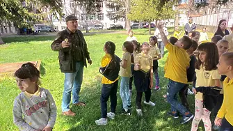 Горски служители изнесоха беседа пред учениците от ОУ „Стефан Пешев“ в Севлиево по случай „Седмицата на гората“