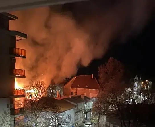Няма пострадали хора при големия пожар в Русе 