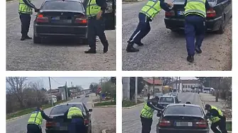 Видео с полицаи от РУ-Тутракан, помагащи на закъсал гражданин, набира популярност в социалните мрежи