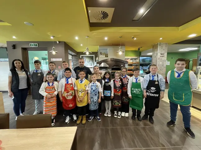 Основно училище „Максим Горки“ - гр. Левски празнува 63 години