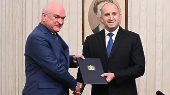 Президентът връчи мандата на Димитър Главчев
