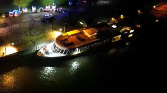 Български круизен кораб се блъсна в бетонна стена в Австрия, има ранени (видео)