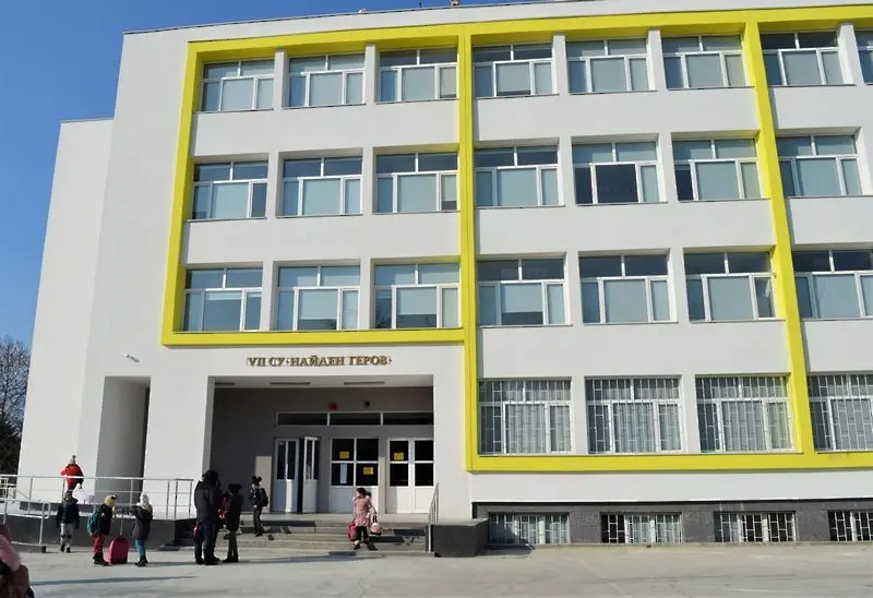 Намериха решение за казуса с физкултурния салон на училище във Варна