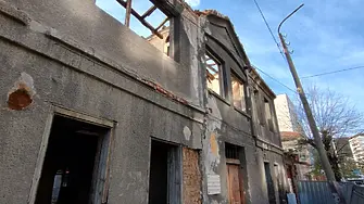 Какво се случва с реставрацията на Караалановото училище в Асеновград?