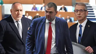 Денков обвини Пеевски, че е „най-голямото зло, което се случва на България”