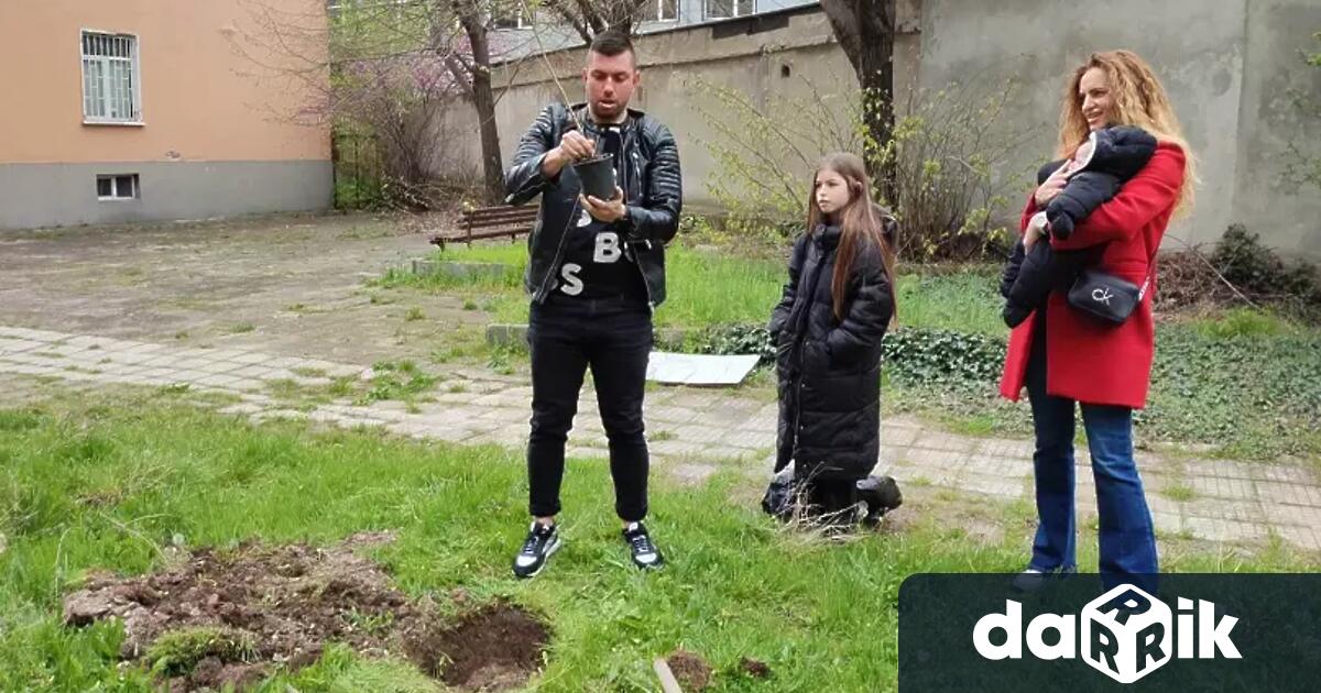 За 14-та година Община Димитровград организира засаждане на дръвчета в