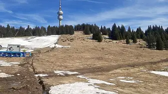 Затвориха ски зоната в Пампорово заради топлото време 