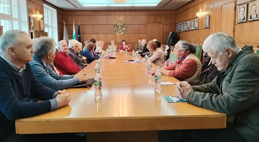 Писатели и научни работници обсъдиха идеи за съвместни инициативи с Община Плевен 