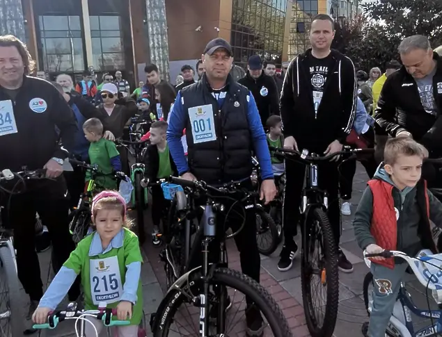 Стотици семейства откриха велосезона в Пловдив с шествие от район Тракия