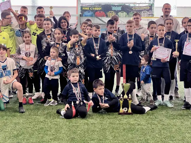 Plovdiv Ravens са шампиони в първия детски турнир по американски флаг футбол у нас