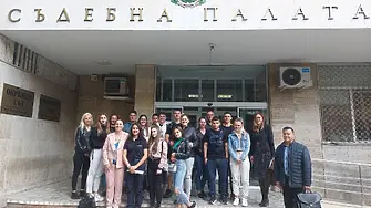 Ученици участваха в симулативен процес, с обвинение за управление на МПС след употреба на наркотици, в Ден на отворените врати в РС и РП – Кюстендил