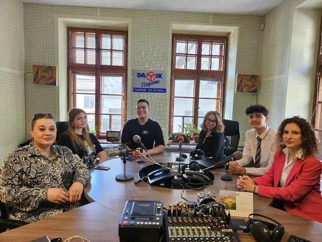 Бъдещи политици и журналисти в ефира на Дарик Варна