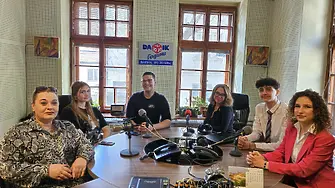 Бъдещи политици и журналисти в ефира на Дарик Варна